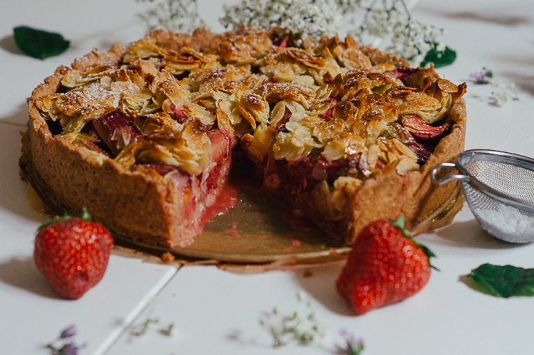 Rhabarber-Erdbeer Tarte – Schwesternduett