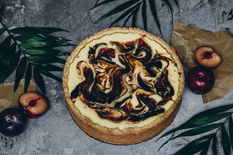 Cheesecake mit Pflaumenmus-Swirl – Schwesternduett